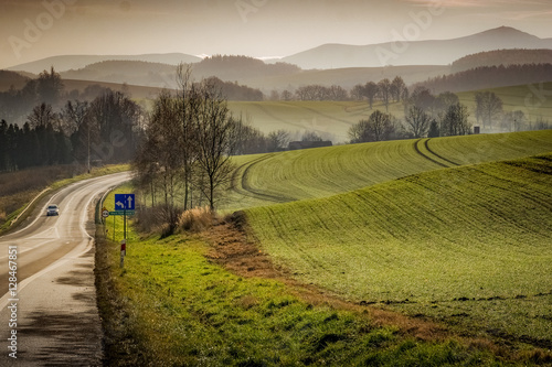 Obraz na płótnie mountain roads collection w salonie