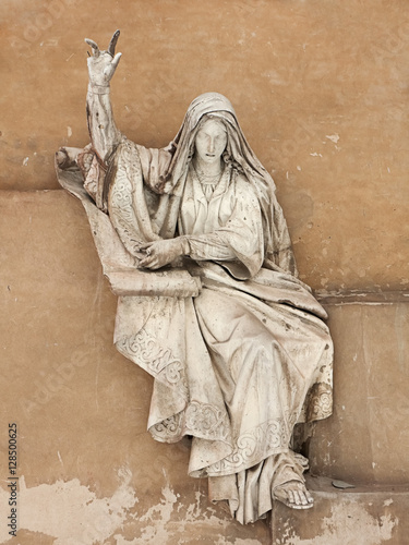 Deborah calls people to fight against oppressors. Marble high relief by sculptor A. V. Loganovsky created in 1847-49. Preserved part of the original Christ the Saviour Cathedral blown up in 1931.