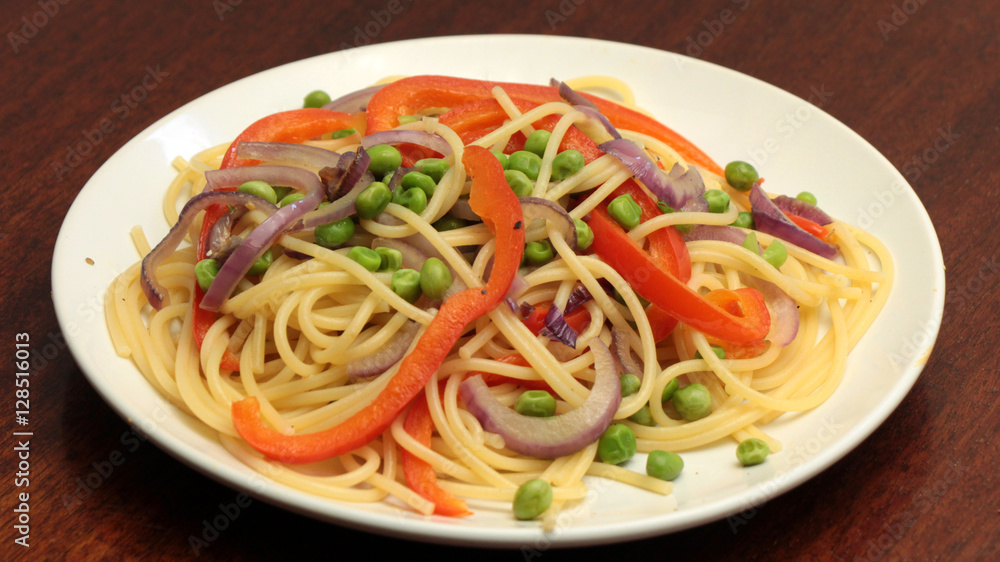 Linguine pasta with vegetables