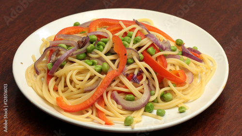 Linguine pasta with vegetables