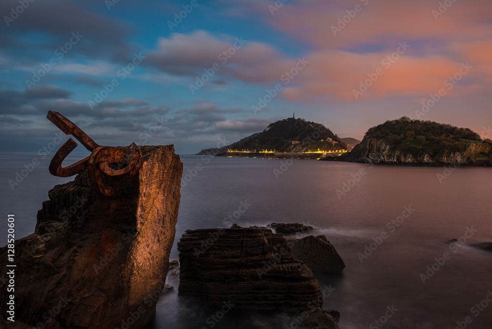 Fototapeta premium Donosti/San Sebastian at night from 