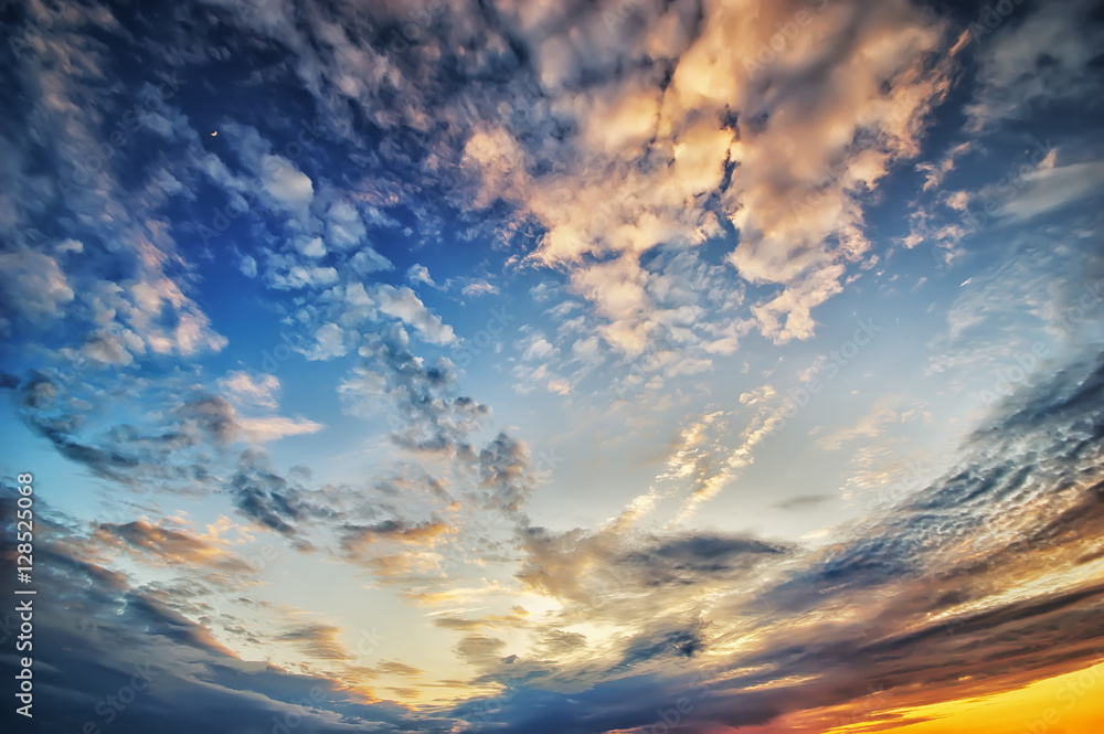 Obraz premium beautiful sunset with clouds.