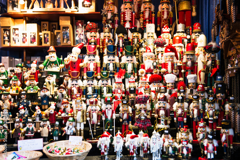 Fototapeta premium Christmas Market near Town Hall on Albert Square in Manchester