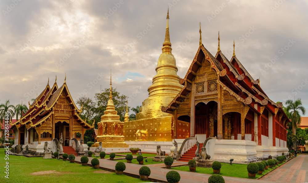 Naklejka premium Wat Phra Singh in twilight time, Chiang Mai, Thailand