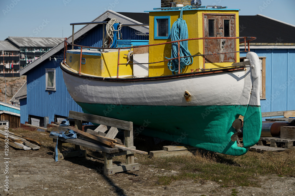 traditional eskimo, inuit life in north pole, Greenland