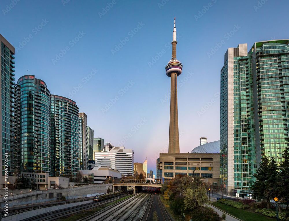 Fototapeta premium CN Tower - Toronto, Ontario, Canada