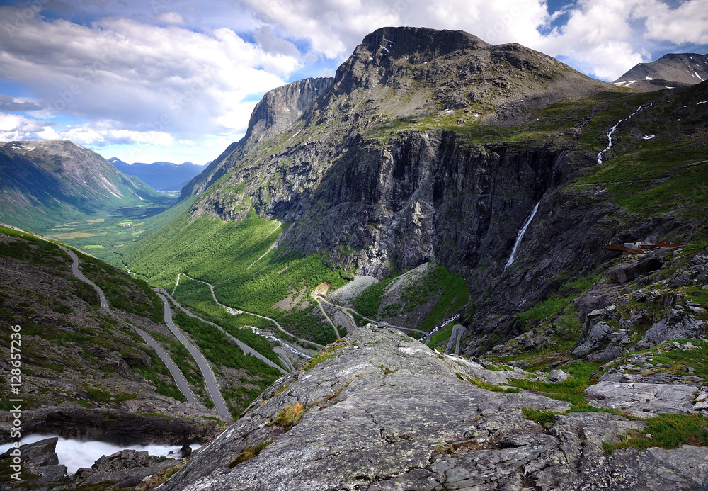 Obraz premium Trollstigen hairpin road