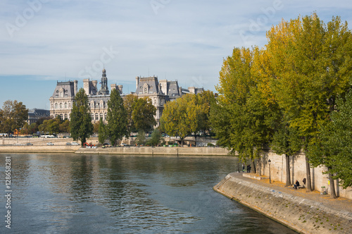 The river Seine in Paris © gumbao