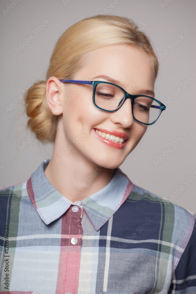 beautiful and fashion girl in sunglasses, close-up portrait, studio shot beautiful and fashion girl in sunglasses, close-up portrait, studio shot