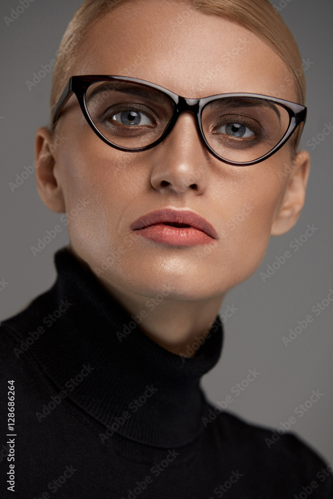 Women Fashion Glasses. Girl In Eyewear Frame, Stylish Eyeglasses Women Fashion Glasses. Girl In Eyewear Frame, Stylish Eyeglasses