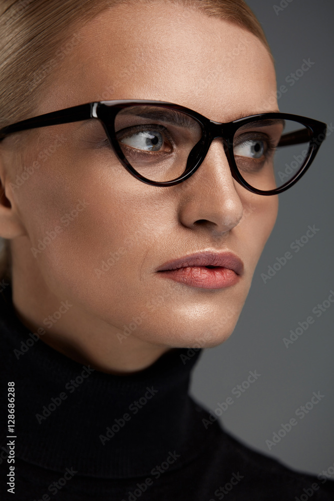 Fototapeta premium Women Fashion Glasses. Girl In Eyewear Frame, Stylish Eyeglasses