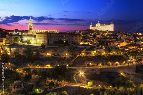 Fototapeta Naklejka Na Ścianę i Meble -  Toledo cityscape at sunset. Toledo, Spain.