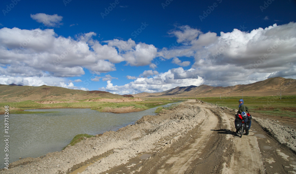 Cycling through Tibet