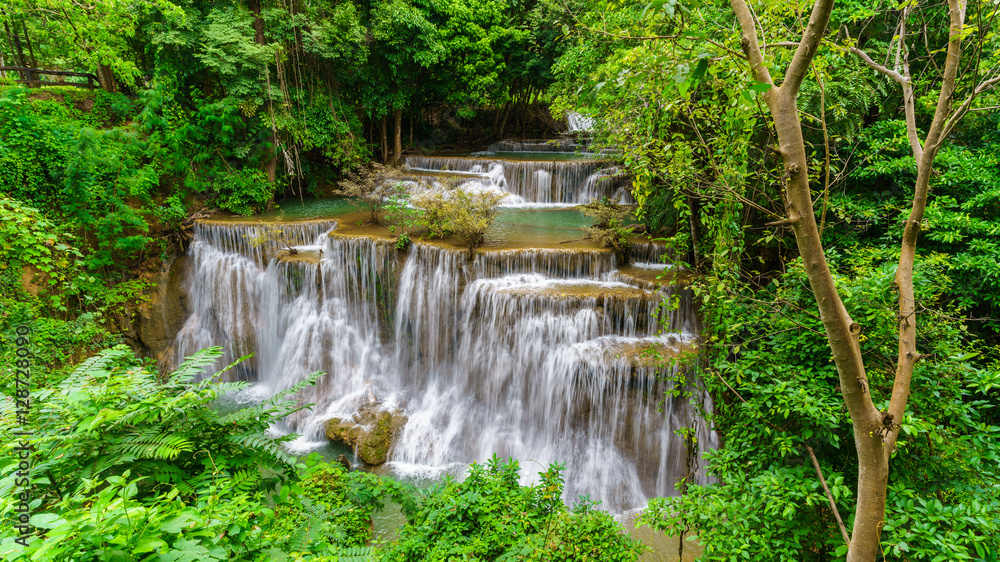Viewpoint tier 4 at Huay Mae Khamin Waterfalls is located in Khuean Srinagarindra National Park , north of Kanchanaburi , The seven-tiered waterfalls, Thailand Viewpoint tier 4 at Huay Mae Khamin Waterfalls is located in Khuean Srinagarindra National Park , north of Kanchanaburi , The seven-tiered waterfalls, Thailand