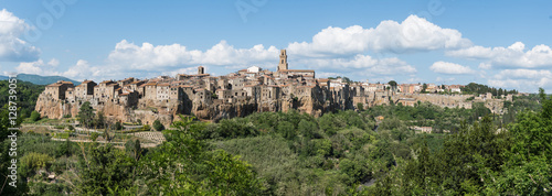 Obraz na płótnie Panoramaaufnahme von Pitigliano w salonie