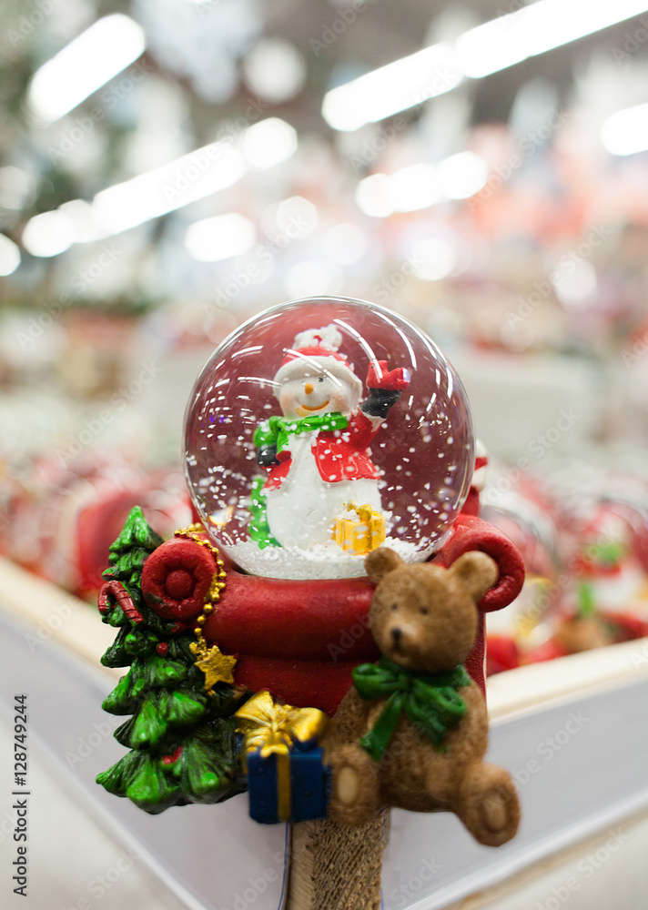  Christmas snow globe with snowman inside