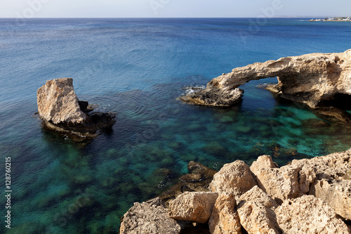 Felsenriff bei Agia Napa auf Zypern