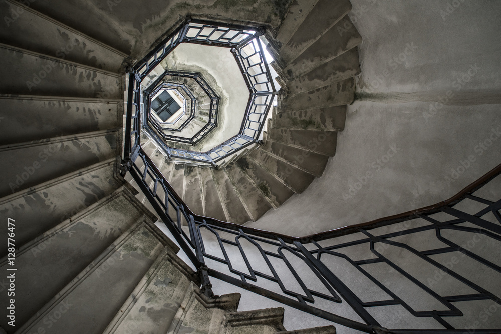 Obraz premium A spiral staircase in the lighthouse.