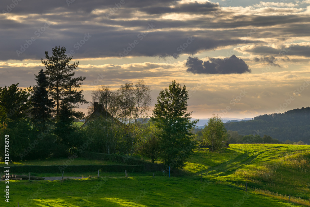 Obraz premium Sunset over the fields, Elbe Sandstone Mountains, Rathen, Saxon Switzerland National Park, Nationalpark Sachsische Schweiz, Germany, Europe 