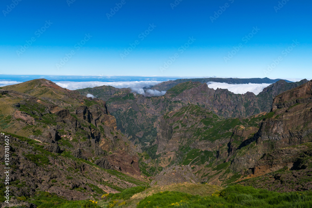 Hiking Pico do Arierio, Pico Ruivo, Madeira, Portugal