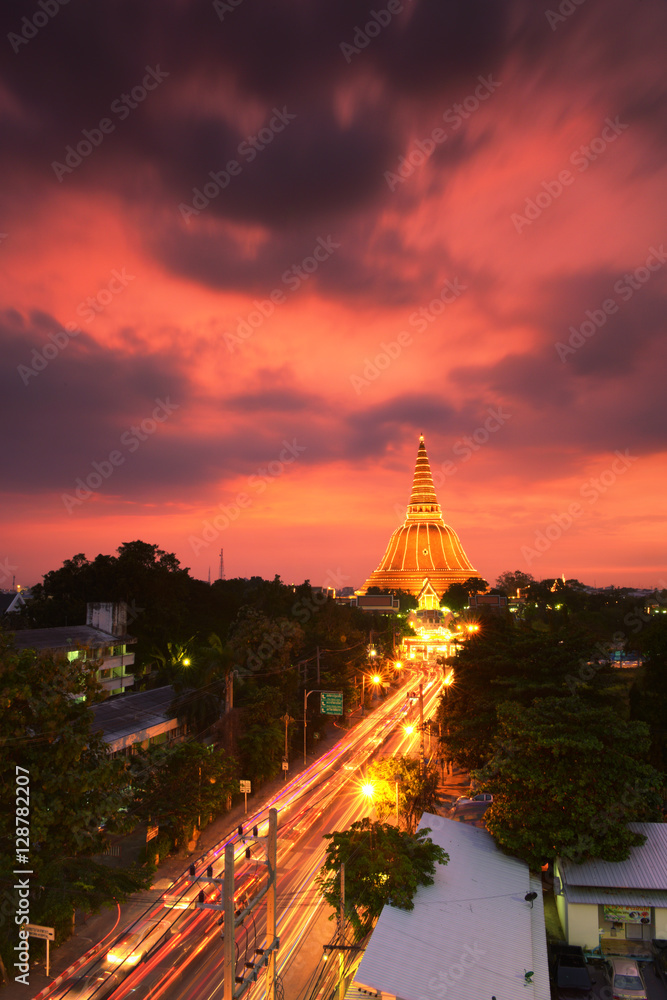 Big golden pagoda Phra Pathom Chedi sunset at Nakhon Pathom prov