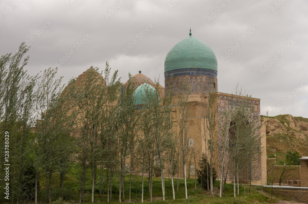 Entrance gate in Shah-I-Zinda memorial complex, necropolis in Samarkand, Uzbekistan.
