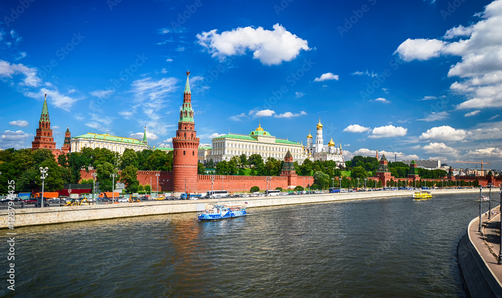 View of the Kremlin from the bridge