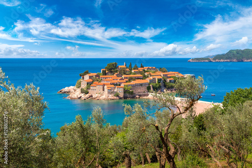 Fototapeta Naklejka Na Ścianę i Meble -  Sveti Stefan island in Budva