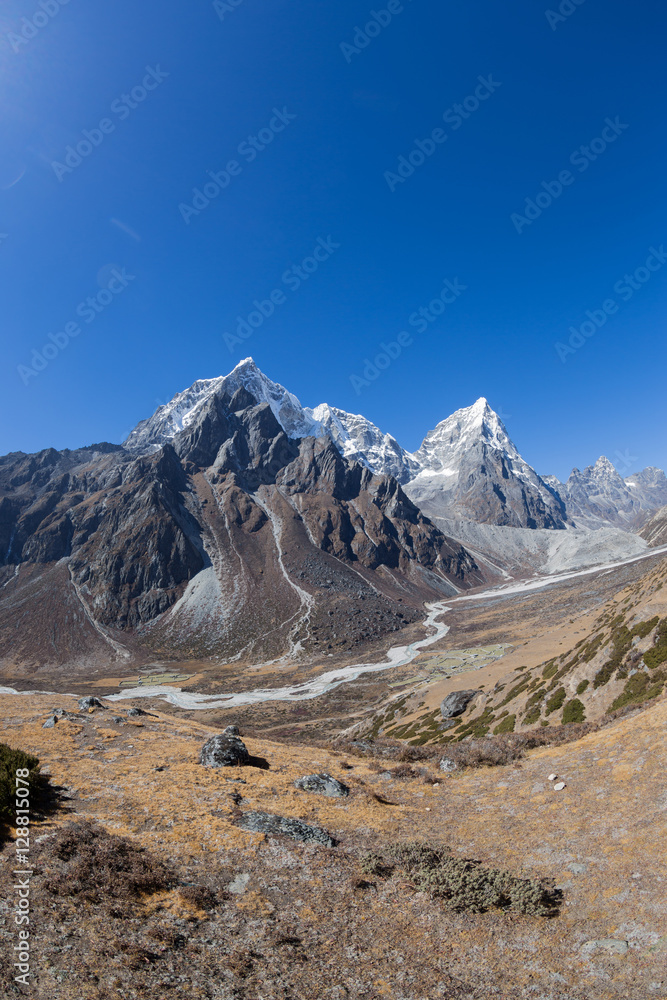 beautiful mountain landscape on the way to everest base camp. sagarmatha national park. nepal