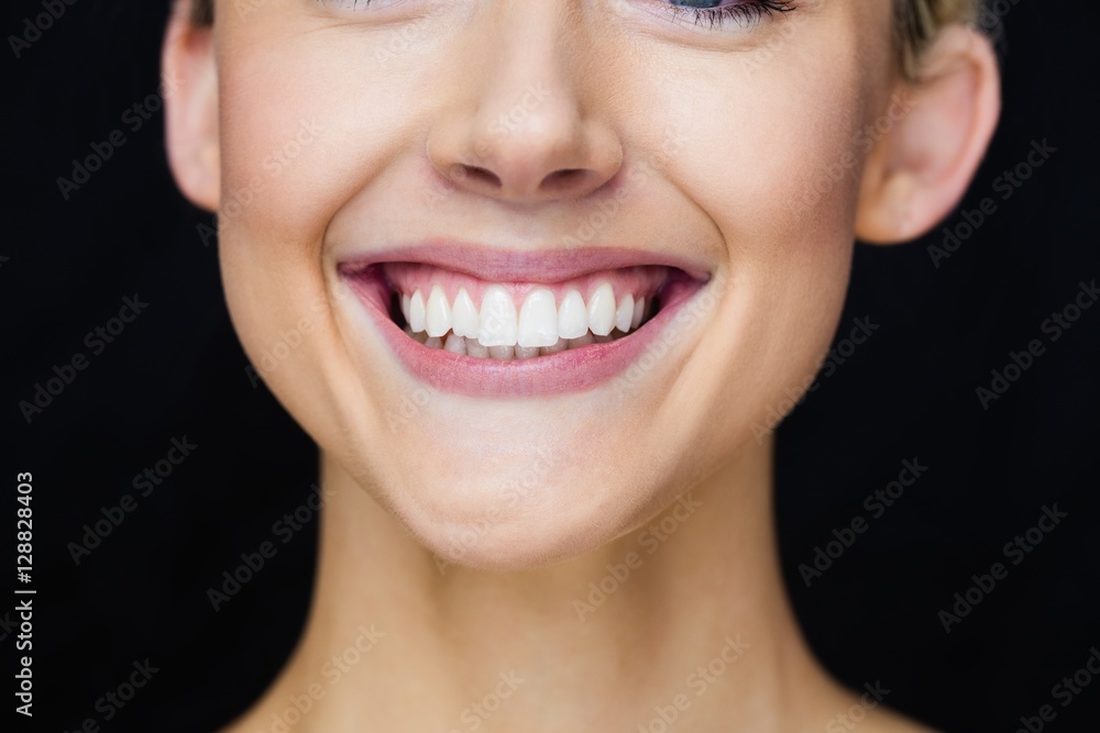 Obraz premium Focus on womans smile