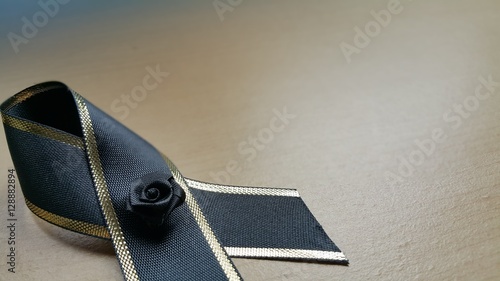 Close-up of the black bow