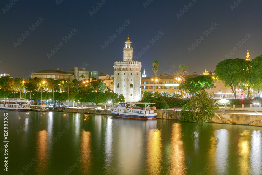 Sevilla. Golden Tower at night.