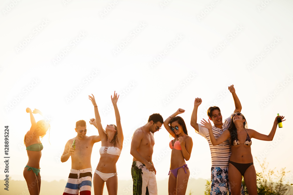 Obraz premium People dancing in summer