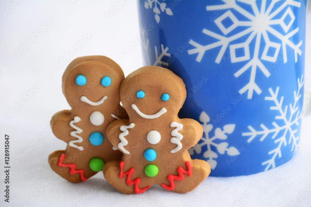 Gingerbread men and hot chocolate