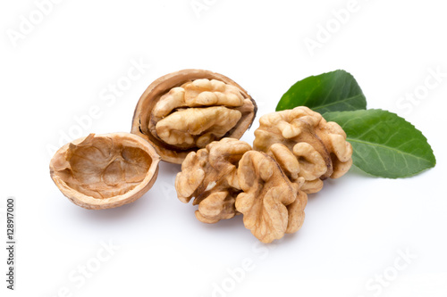 Fotografia Walnut and walnut kernel isolated on the white background.