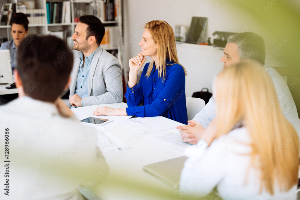 Obraz premium Succeful business partners brainstormin