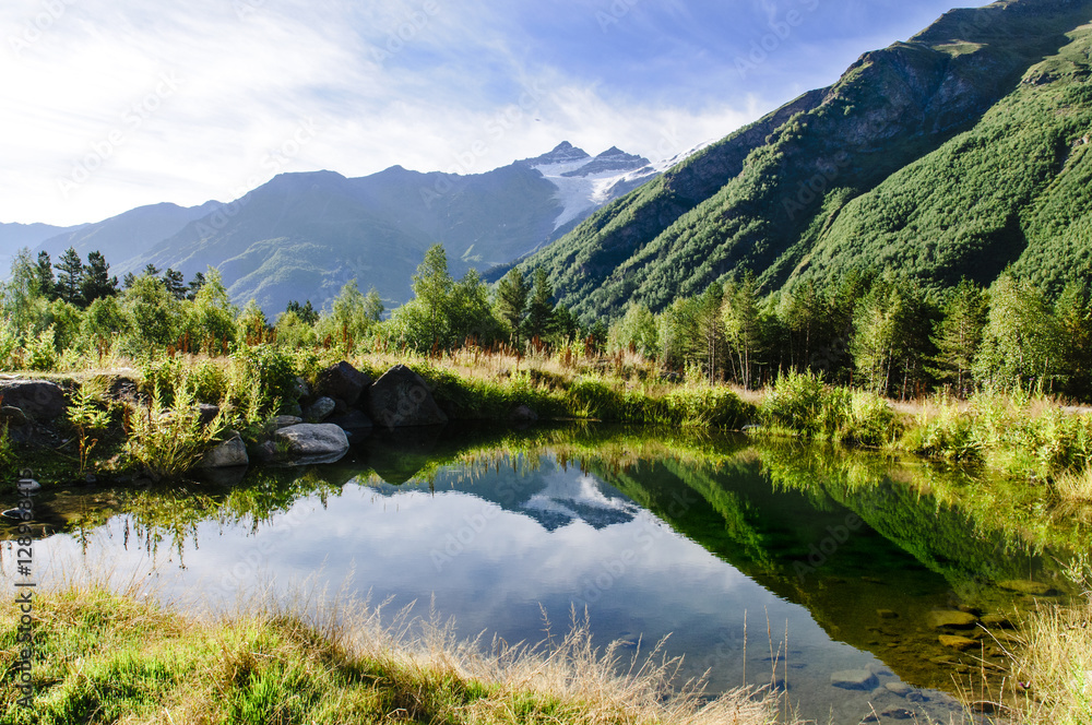 Fototapeta premium Mountain lake