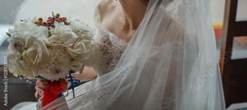 wedding photography, young elegant bride © manifeesto