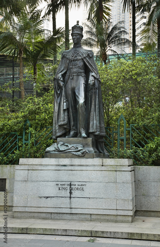 Obraz premium Monument to King George VI in Hong Kong Park. China