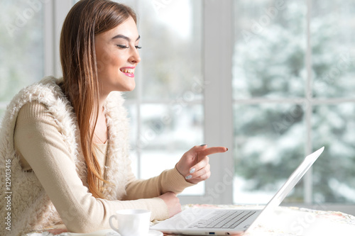 Free Download Beautiful girl with laptop - GFXLoad