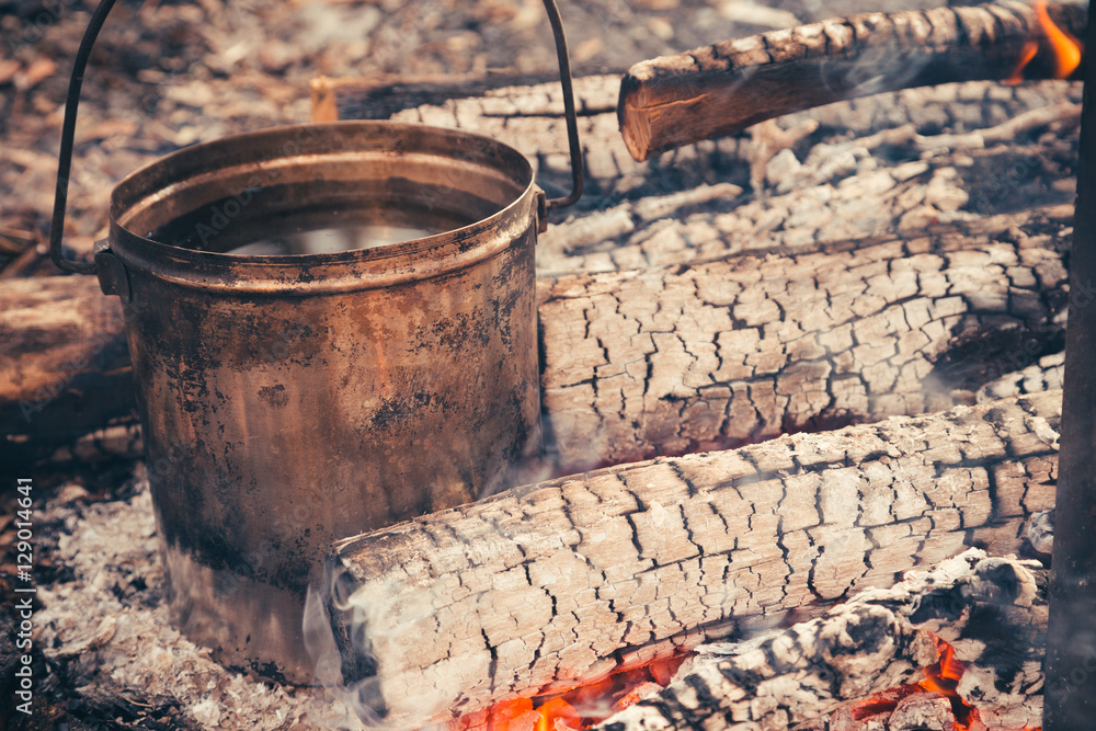 Naklejka premium Kettle on the fire.