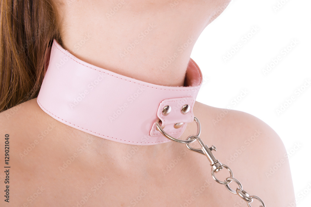 collared-submissive-women