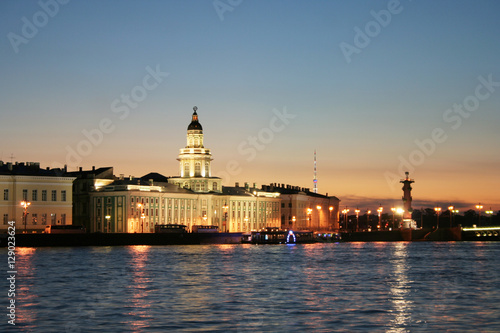 Dark night city landscape of Saint Petersburg with river Neva an © Anton Barashenkov