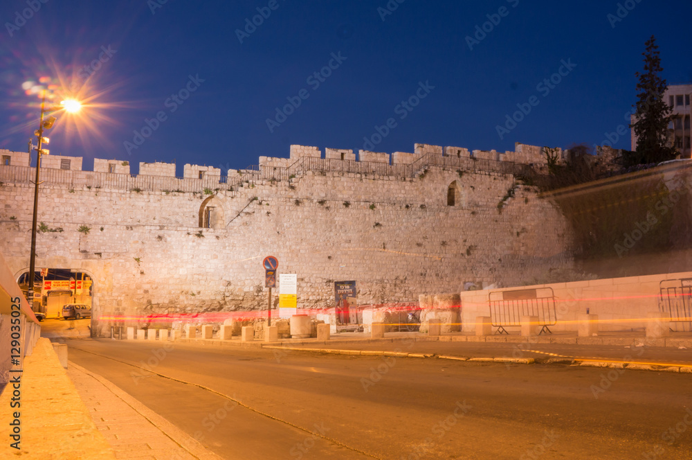Fototapeta premium Dung Gate leading from the Western wall out of the old city of Jerusalem walls