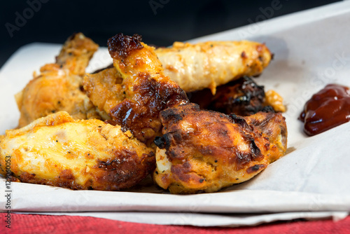 fried chicken wings with sauce