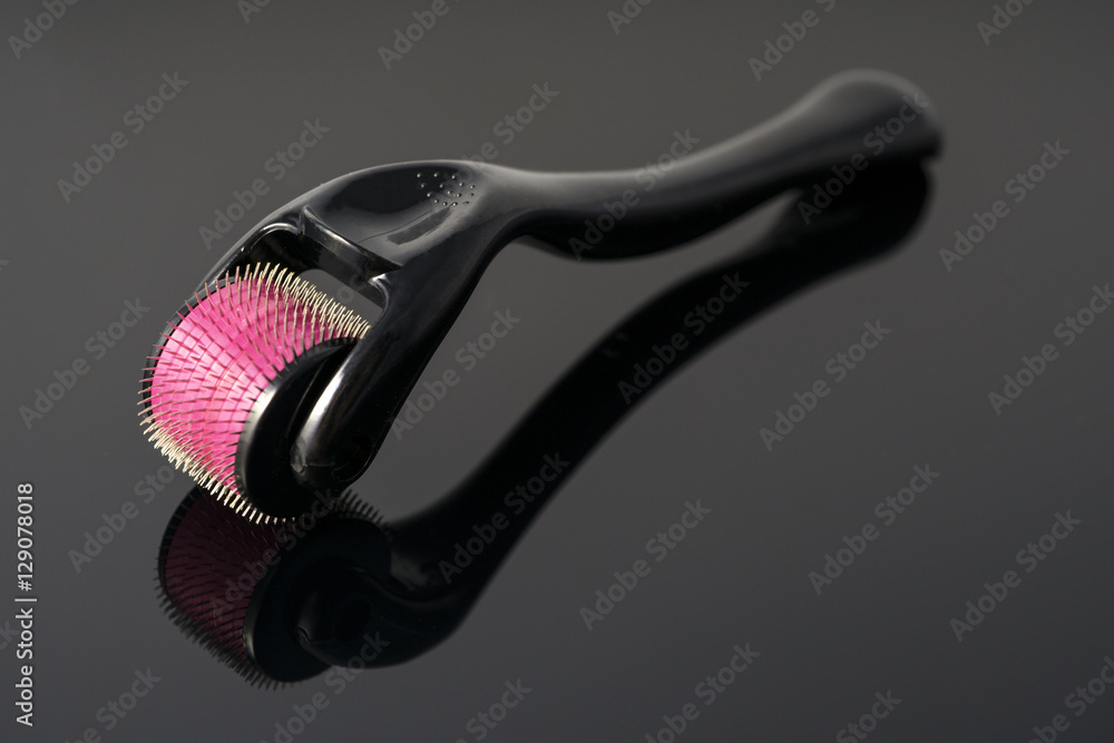 Derma roller for medical micro needling therapy. Tool also known as: Derma  roller, mesoroller, meso-roller, mesopen. foto de Stock | Adobe Stock