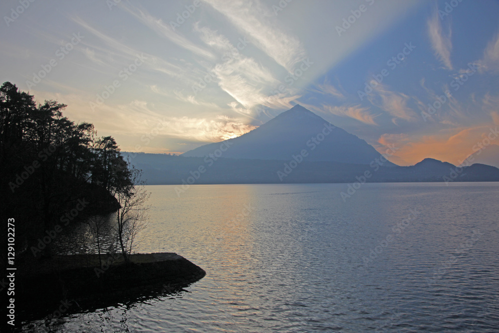 niesen am thunersee, schweiz