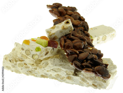 Turrón Torrone Torró Turrone توروني Nougat Туррон トゥロン Տուռոն Touron Torroni Turecký med Mandorlato Турро Μαντολάτο 牛轧糖 Nugat  photo