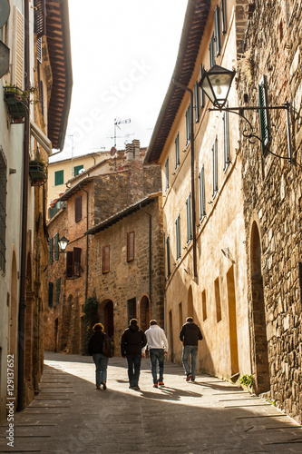 Street in Montalcino © alfenny