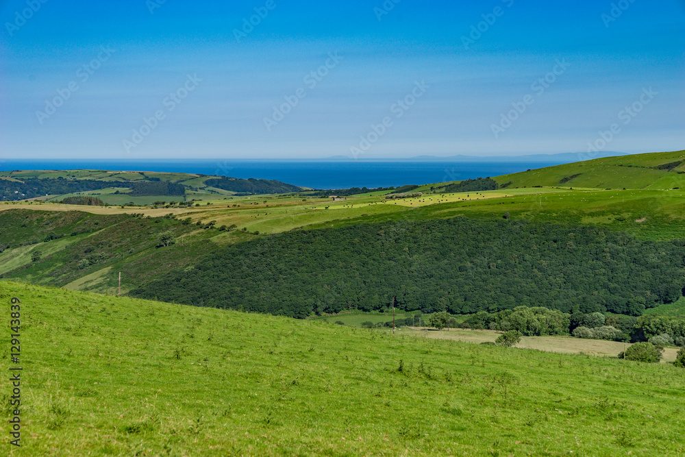 Die herrliche Hügellandschaft bei Trefeurig, Credigion in Wales 